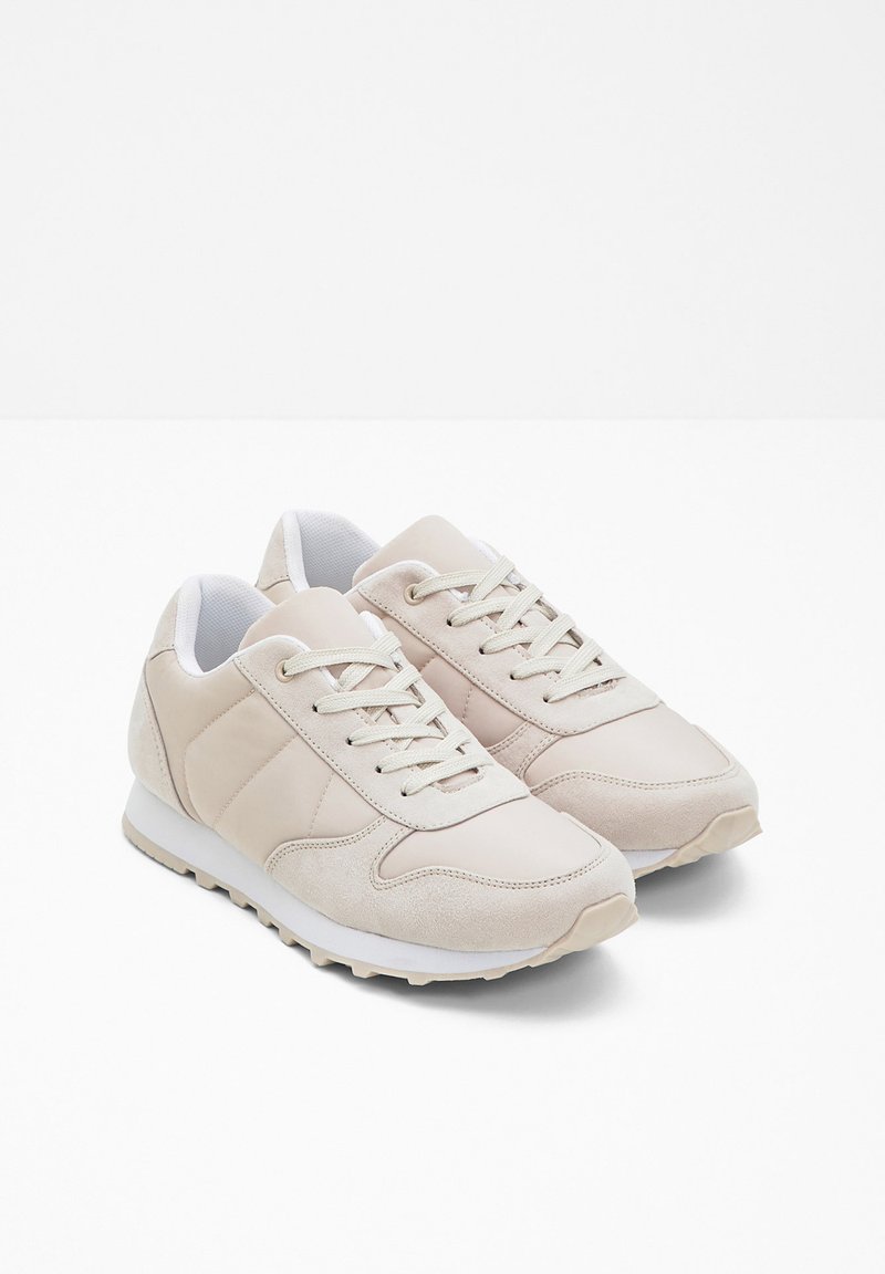 bonprix Baskets basses beige