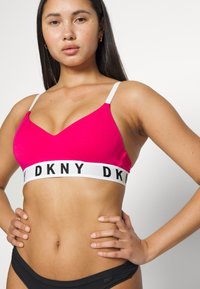 DKNY Intimates WIREFREE - Soutien de elevação - raspberry
