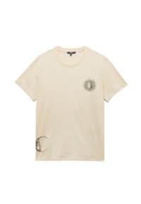 Camiseta de manga corta beige con un diseño de sol negro en el pecho y un diseño de luna creciente con cara cerca del dobladillo inferior en el lado izquierdo frontal.