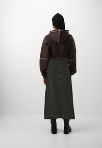 Thumbnail Image 3