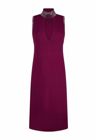 Robe en maille magenta à col montant et devant ouvert. Comprend un col texturé avec des accents et une silhouette droite longueur genou.