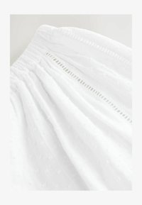 Vybráno, white