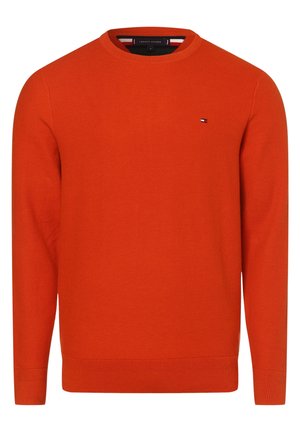 Leuchtend orangefarbener Pullover mit langen Ärmeln, Rundhalsausschnitt, feiner Strickstruktur und kleinem Tommy Hilfiger-Logo auf der Brust.