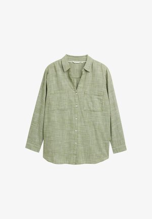 Camicia a maniche lunghe verde chiaro con bottoni, dotata di due tasche anteriori sul petto e un motivo a scacchi discreto.