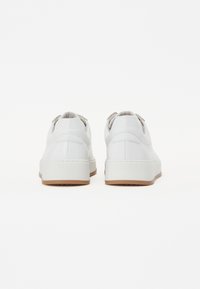 Thumbnail Image 6