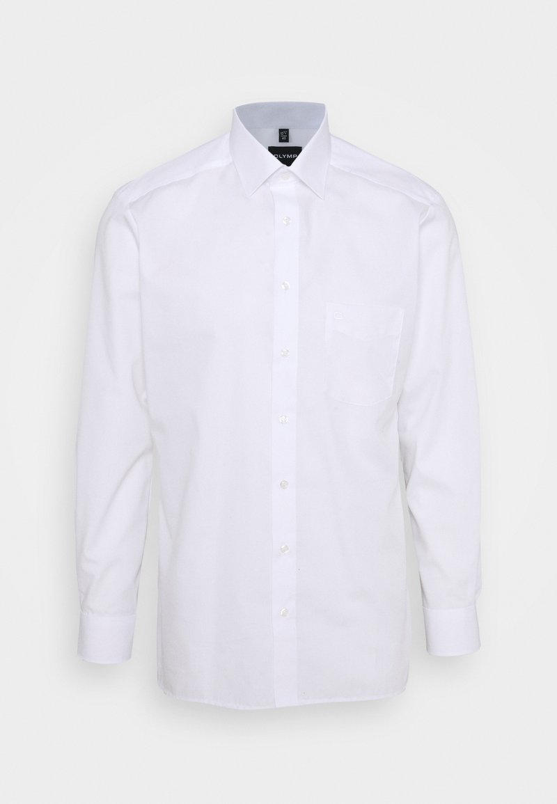 Chemise blanche pour homme à manches longues, avec boutons à l'avant, poche poitrine et col classique sur un fond clair uni.