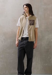Thumbnail Image 2