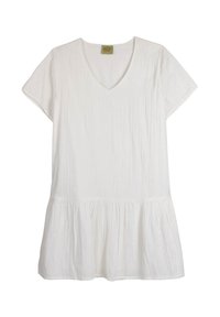 Robe blanche à manches courtes et décolleté en V, avec une taille froncée et une jupe évasée. Le matériau semble doux avec une texture subtile.