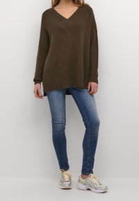 Culture Pullover - brown