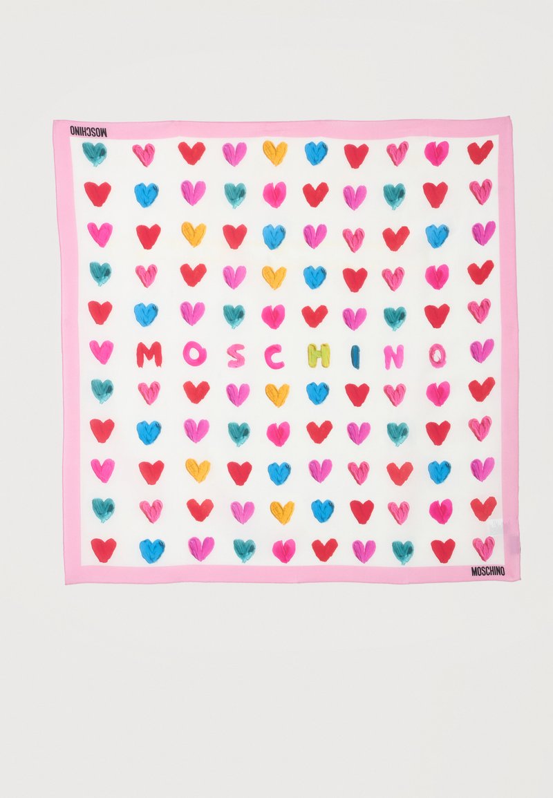 Foulard carré blanc avec une bordure rose, décoré de rangées de formes de cœurs colorés et "MOSCHINO" écrit en lettres multicolores au centre.