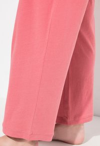Ulla Popken EINFARBIG - Pyjamahousut/-shortsit - raspberry