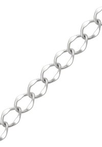 Catena metallica argentata attorcigliata con anelli ovali intrecciati su uno sfondo bianco, mostrata diagonalmente dall'angolo in basso a sinistra all'angolo in alto a destra.