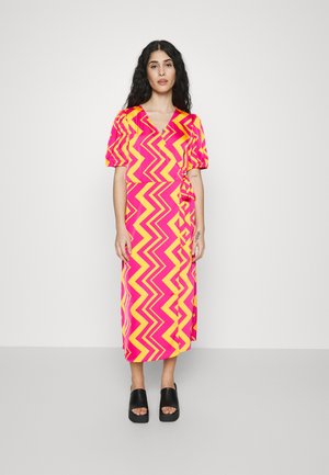 VILA Petite VIHULA S/S WRAP MIDI DRESS/KA/PTT - Rochie de zi - pink yarrow aop orange