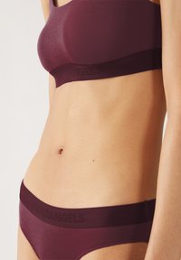 ARMEDANGELS TRINAA - Slip - cranberry juice