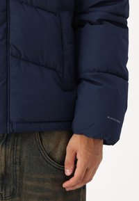 Jack & Jones JJWORLD  granatowy