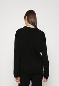 ARKET Camisola - black