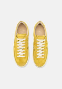 Nubikk RAY OWEN - Joggesko - yellow