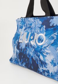 LIU JO L TOTE PRINTED Tote bag blue denim