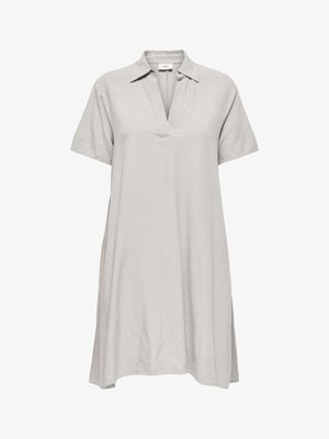 Rochie gri deschis cu mâneci scurte, croială lejeră, guler deschis și decolteu în V, care ajunge deasupra genunchiului.