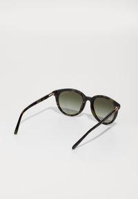 Michael Kors BIG BEND - Sončna očala - olive tortoise