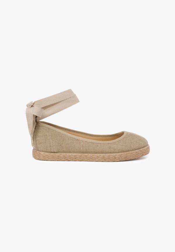 CON CINTAS – Riemchenballerina – beige