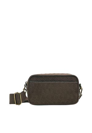 Rechteckige dunkelbraune Crossbody-Tasche mit strukturierter Oberfläche, verstellbarem Träger und vorderer Einschubtasche, dargestellt vor weißem Hintergrund.