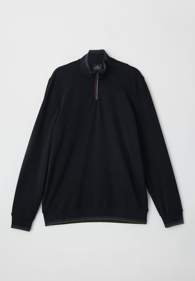 Pullover nero a girocollo con zip a un quarto. Presenta cuciture arcobaleno sul colletto e sui polsini, texture morbida e maniche lunghe.