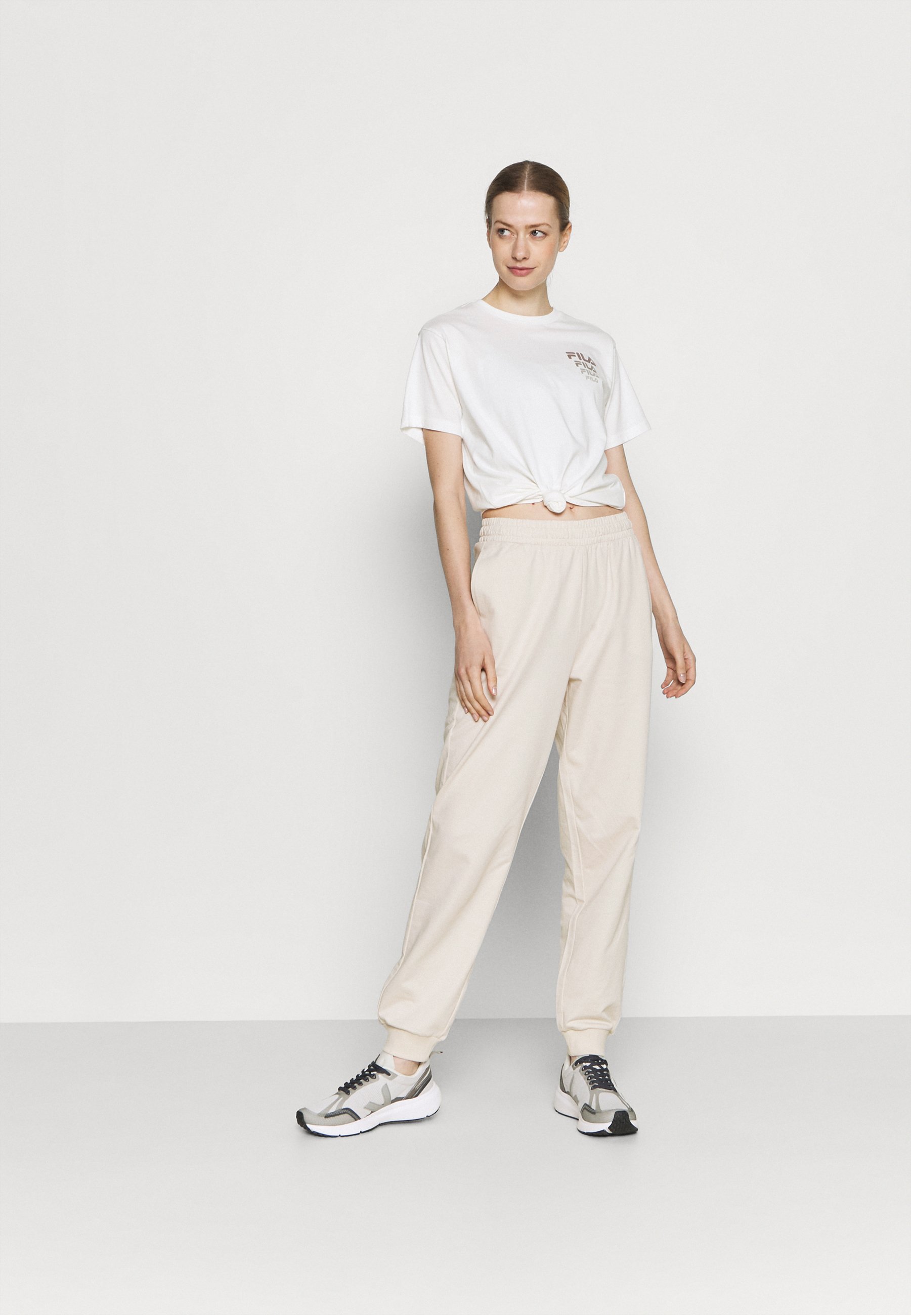 Fila ELENA PANTS - Pantaloni sportivi - rainy day/avorio - Zalando.it