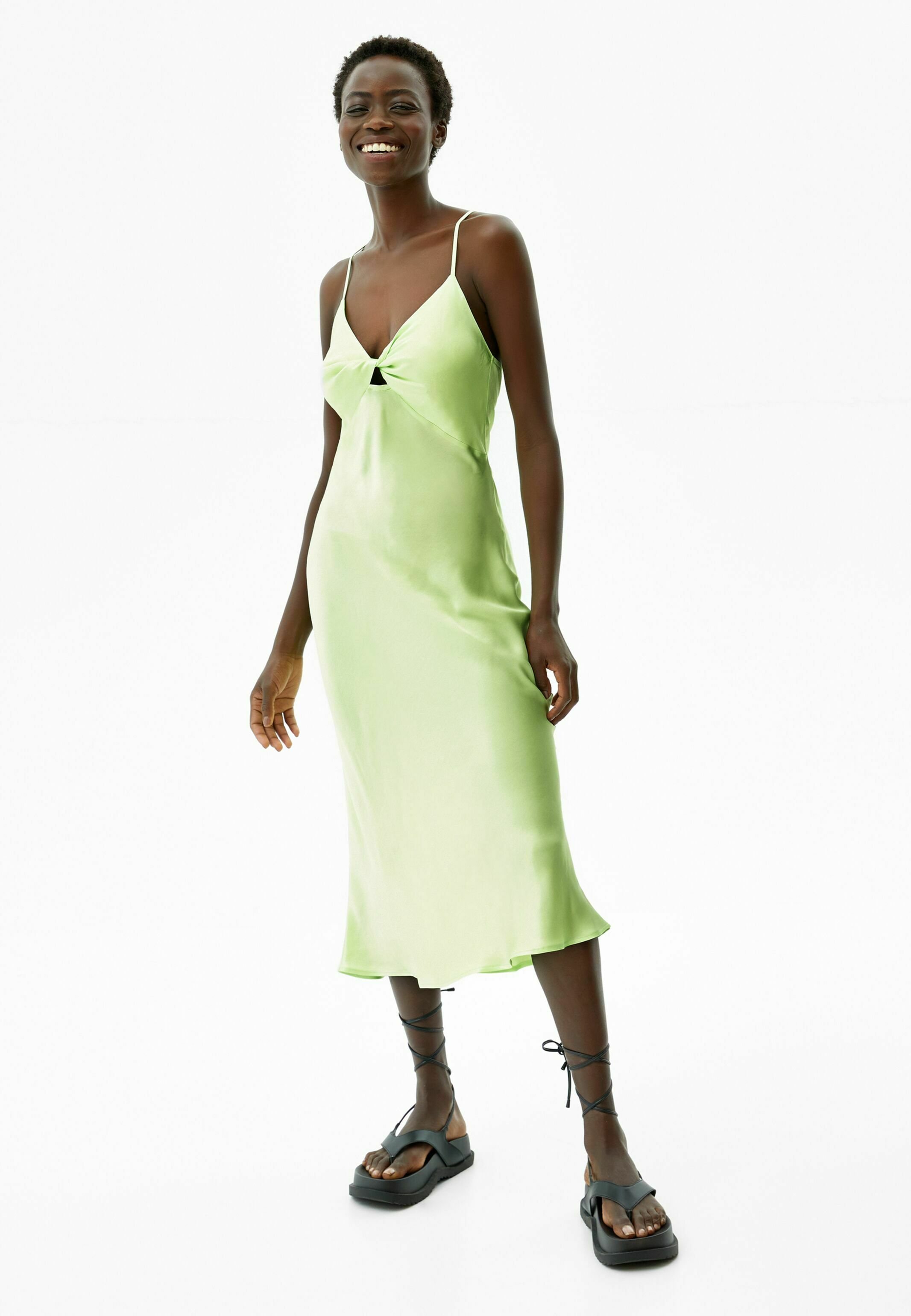 Bershka WITH FRONT CUT-OUT DETAIL - Vestito estivo - green/verde -  Zalando.it