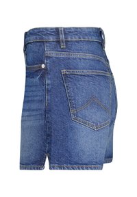Denim shorts in light blue, featuring a high waist, front and back pockets, with yellow stitching and a straight hem. Textured fabric.
