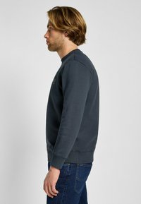 Lee WOBBLY  jasnoszary