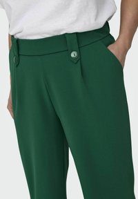 ONLY Carmakoma CARSANIA BUTTON - Hlače - aventurine