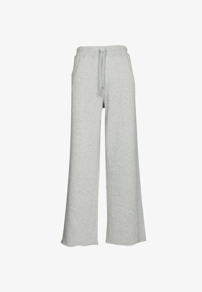 Pantaloni da tuta larghi grigi realizzati in materiale morbido, con una vita elastica e cordoncino, tasche laterali e una vestibilità ampia.