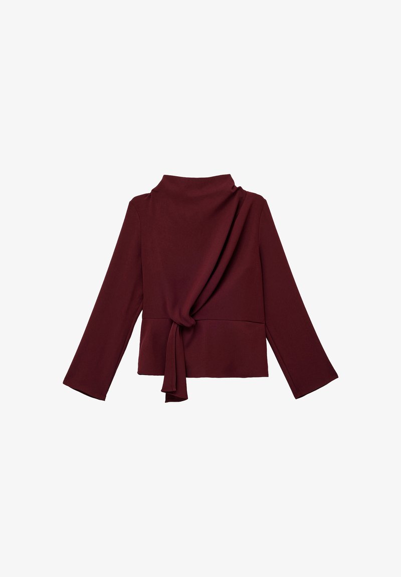 Bordeaux top met een hoge kraag, lange mouwen en een knoopdetail in de taille. Glad materiaal met een gedrapeerd ontwerp.