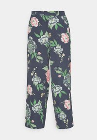 Granatowe spodnie o szerokich nogawkach w różowe, szare i białe kwiatowe wzory oraz zielone liście, z wysokim stanem i prostym dołem.