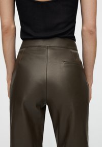 Massimo Dutti Nahkahousut - khaki