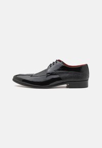 Melvin & Hamilton Toni 53 – Oxford Uomo In Pelle, Fatte A Mano, Con Tacco A Blocco. Eleganza Classica.