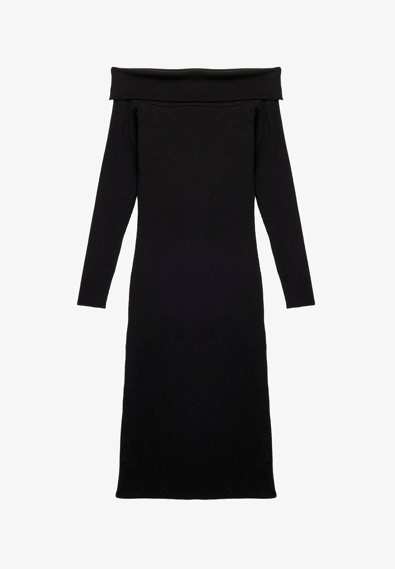 Zwarte off-shoulder lange mouw jurk met een getailleerde pasvorm, gemaakt van zachte gebreide stof, met een middellange ontwerp en een gladde textuur.
