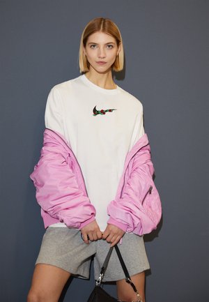 TEE V DAY - Camiseta estampada - white