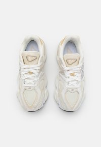 New Balance U9060 UNISEX - Sportcipő - off-white/beige/silver