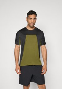 Champion C-TECH COLORBLOCK CREWNECK  - Sport T-shirt - khaki