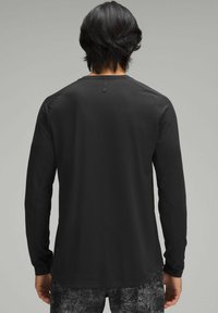 lululemon License to Train - Ilgarankovis viršutinės dalies drabužis - black