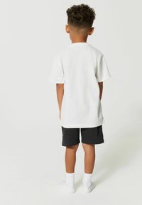 Clarks SET  - REGULAR FIT - Pantaloni sportivi - white black