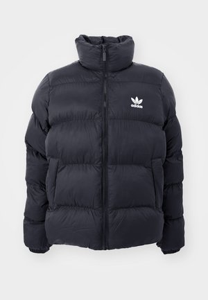 Doudoune marine avec col haut, fermeture éclair et logo Adidas blanc sur la poitrine. Présente des panneaux cousus et une texture lisse et brillante.