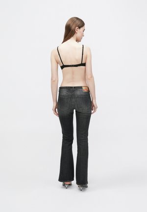 Uvrstitev 10: Diesel - EBBEY - Kavbojke na trapez