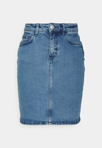 Saia lápis de denim em azul claro. Apresenta um design de cinco bolsos, fecho frontal com botões e detalhes de desbotamento ligeiro. Textura suave, até ao joelho.