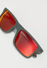 Armani Exchange Saulesbrilles - matte dark green