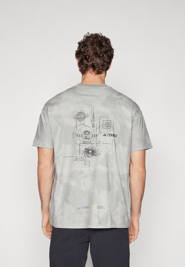 GRAPHIC - Sports T-shirt - putty beige