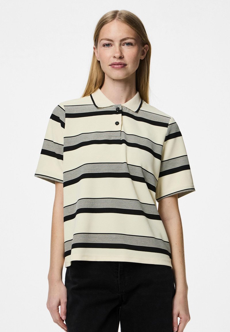 Korte mouwen, geknoopte poloshirt in crème met zwarte en grijze horizontale strepen, voorzien van een geknoopte placket en een gestructureerde stof.