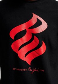 Pasirinkta, black red